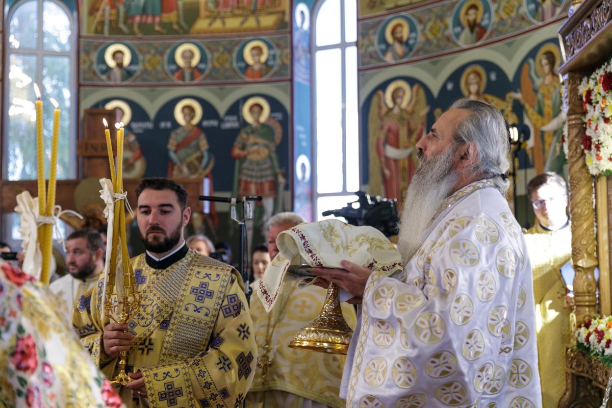 Mitropolia Basarabiei cultivă iubirea statornică pentru Biserica Strămoşească a poporului român 230579