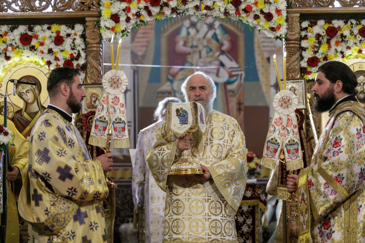 Mitropolia Basarabiei cultivă iubirea statornică pentru Biserica Strămoşească a poporului român 230581