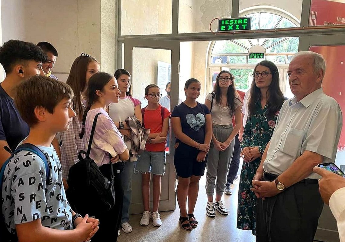 Muzeul Comunismului pentru Copii 230275