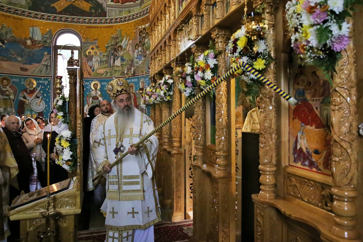 Biserica din Todirești, sfințită de Mitropolitul Moldovei și Bucovinei 230959