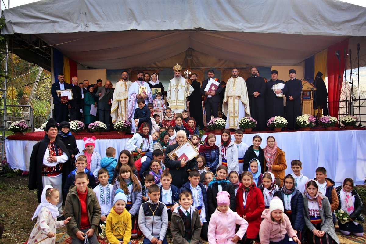 Biserica din Todirești, sfințită de Mitropolitul Moldovei și Bucovinei 230963