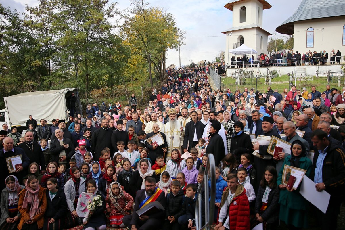 Biserica din Todirești, sfințită de Mitropolitul Moldovei și Bucovinei 230964