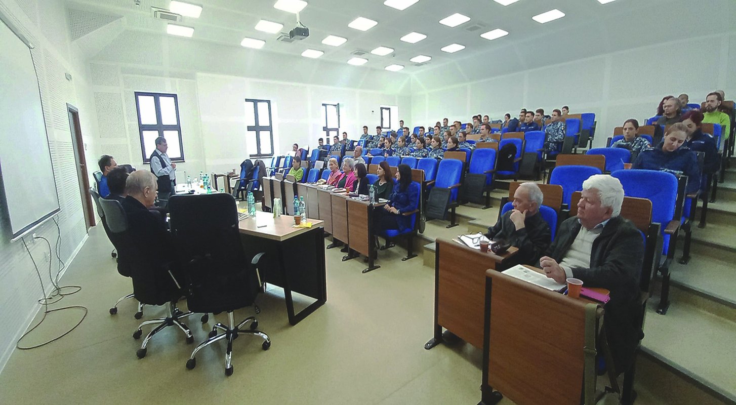 Dezbateri despre limbaj şi ideologii la Braşov  230950