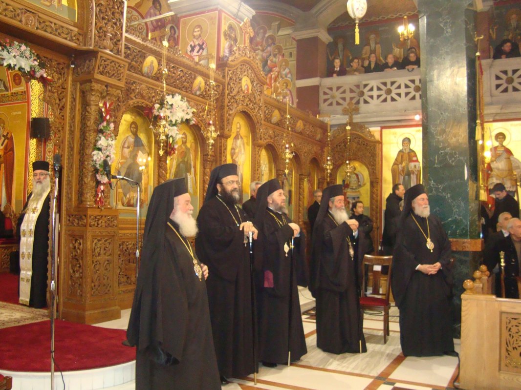 Moaştele Sfântului Grigorie Palama şi icoana familiei sale la Bucureşti 230792