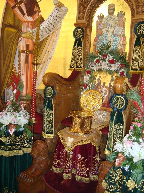 Moaştele Sfântului Grigorie Palama şi icoana familiei sale la Bucureşti 230798