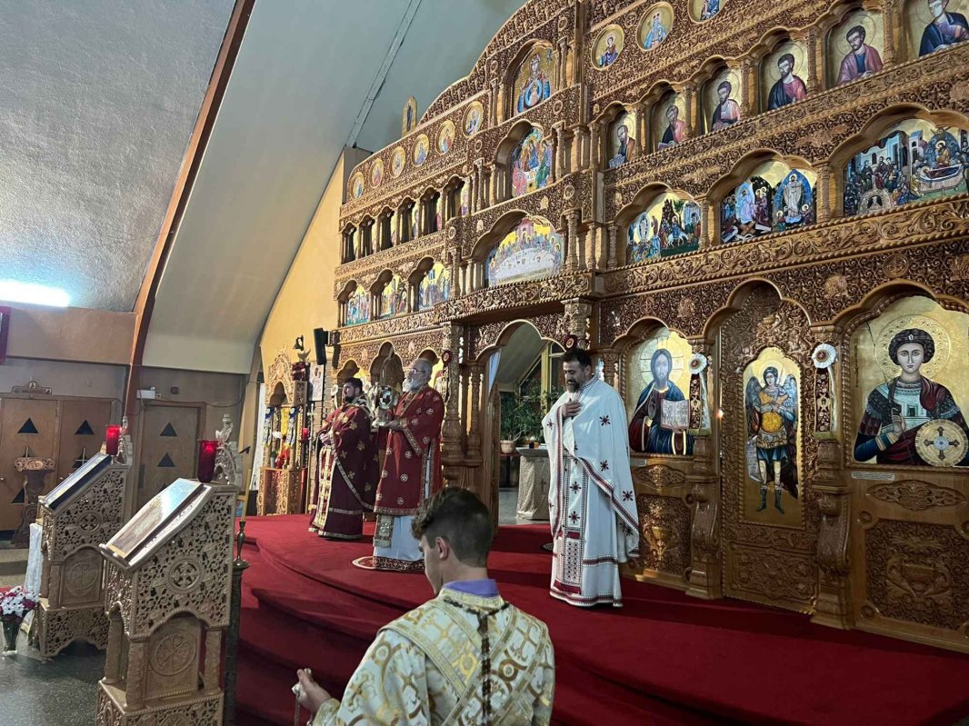 Priveghere de noapte la Catedrala Episcopală „Sfântul Mare Mucenic Gheorghe” din Saint‑Hubert, Canada 230975