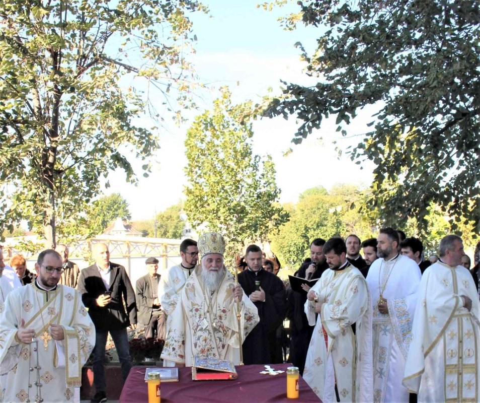 Veșmântul harului pentru un lăcaș din județul Dolj 231033