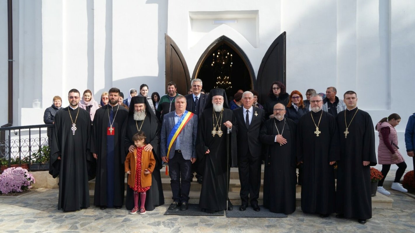 A fost sfințită pictura bisericii din localitatea ialomițeană Manasia 231359