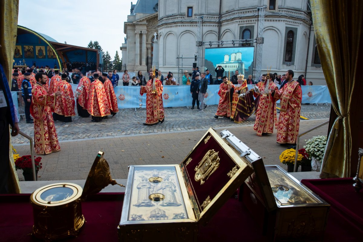 Laudă de seară adusă Mucenicului Dimitrie pe Colina Patriarhiei 231454