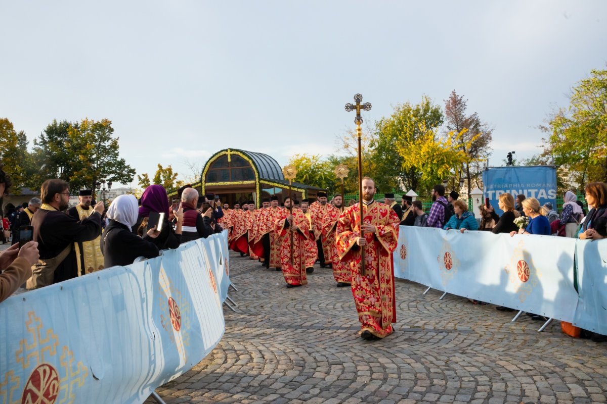 Laudă de seară adusă Mucenicului Dimitrie pe Colina Patriarhiei 231457