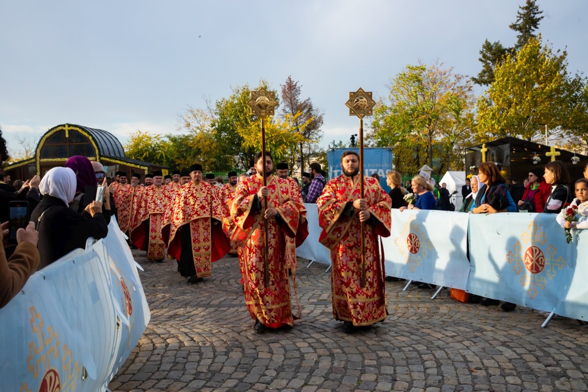 Laudă de seară adusă Mucenicului Dimitrie pe Colina Patriarhiei 231458