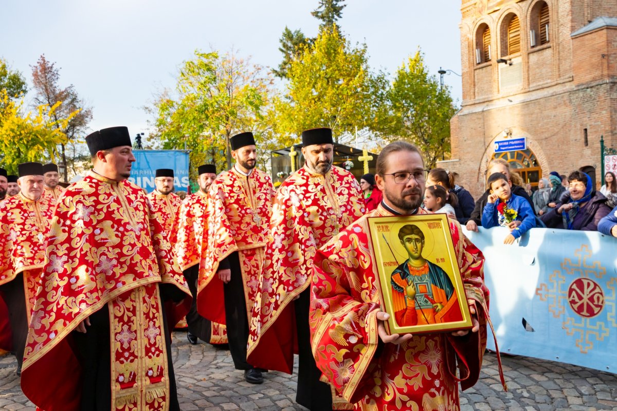 Laudă de seară adusă Mucenicului Dimitrie pe Colina Patriarhiei 231459