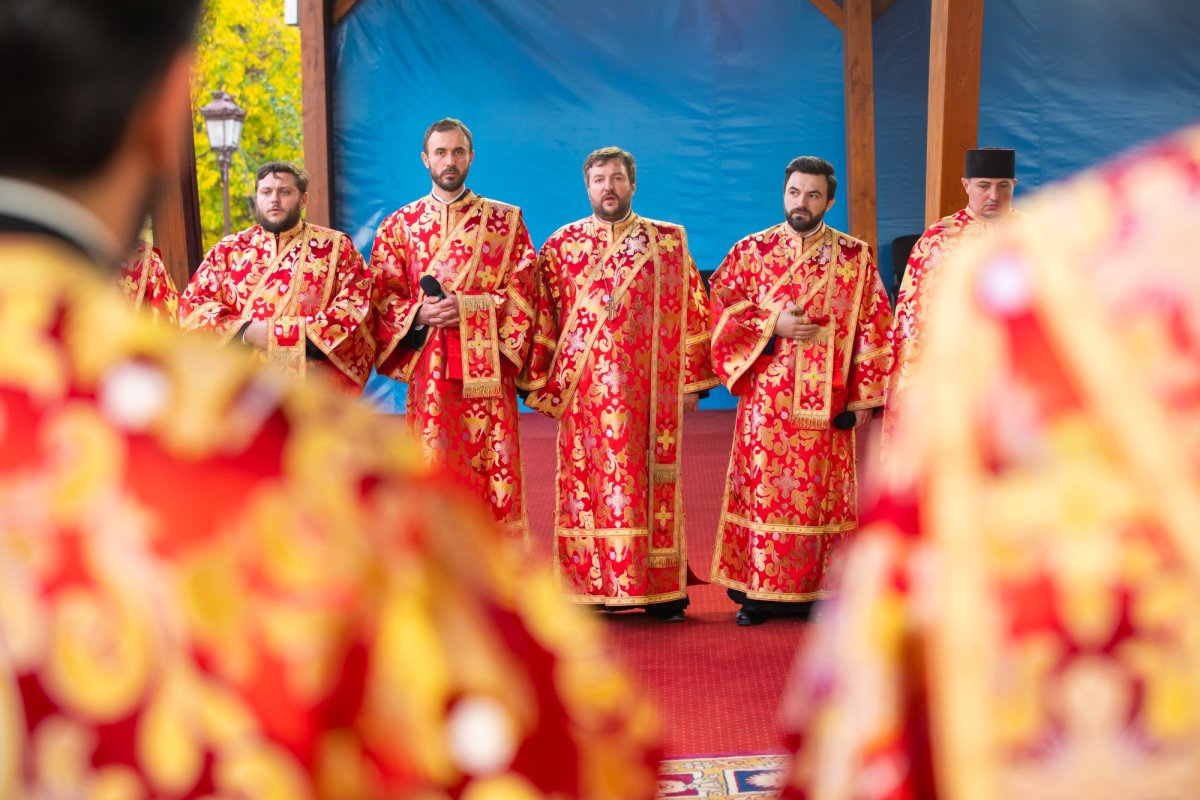 Laudă de seară adusă Mucenicului Dimitrie pe Colina Patriarhiei 231469