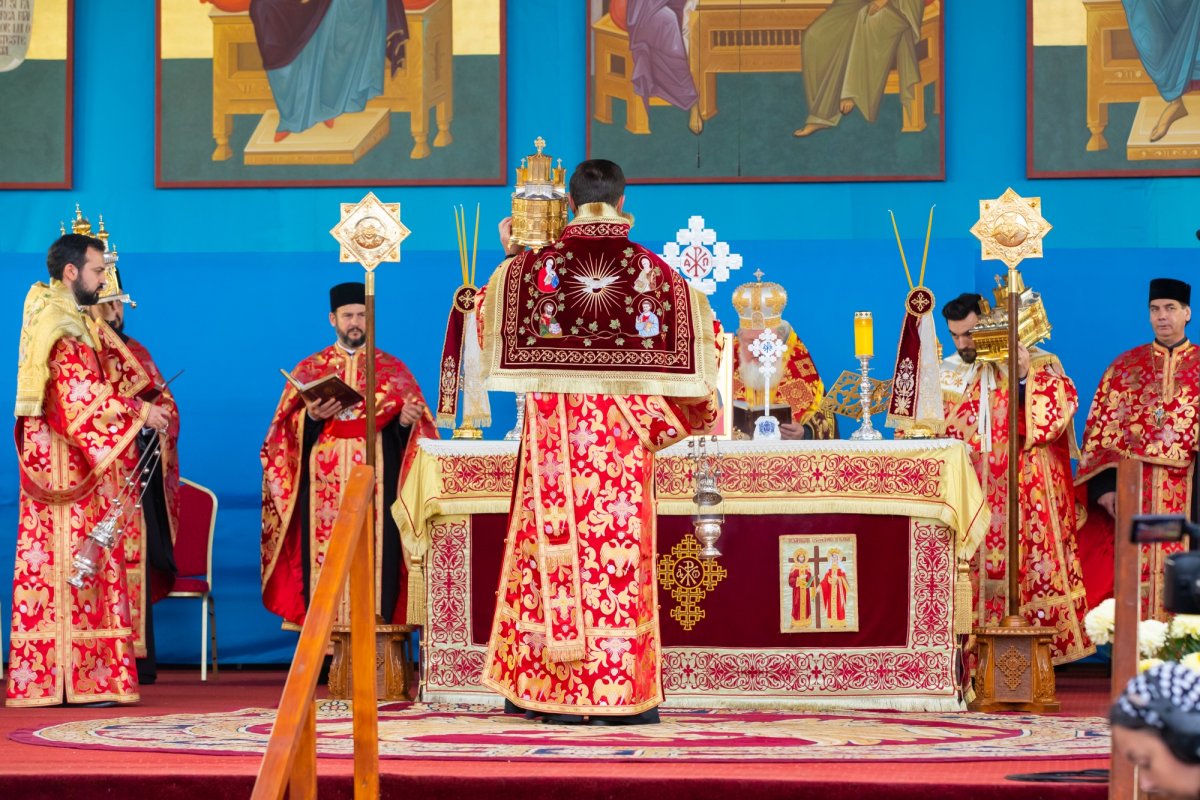 Laudă de seară adusă Mucenicului Dimitrie pe Colina Patriarhiei 231481