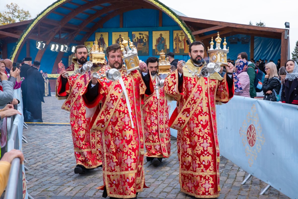 Laudă de seară adusă Mucenicului Dimitrie pe Colina Patriarhiei 231486