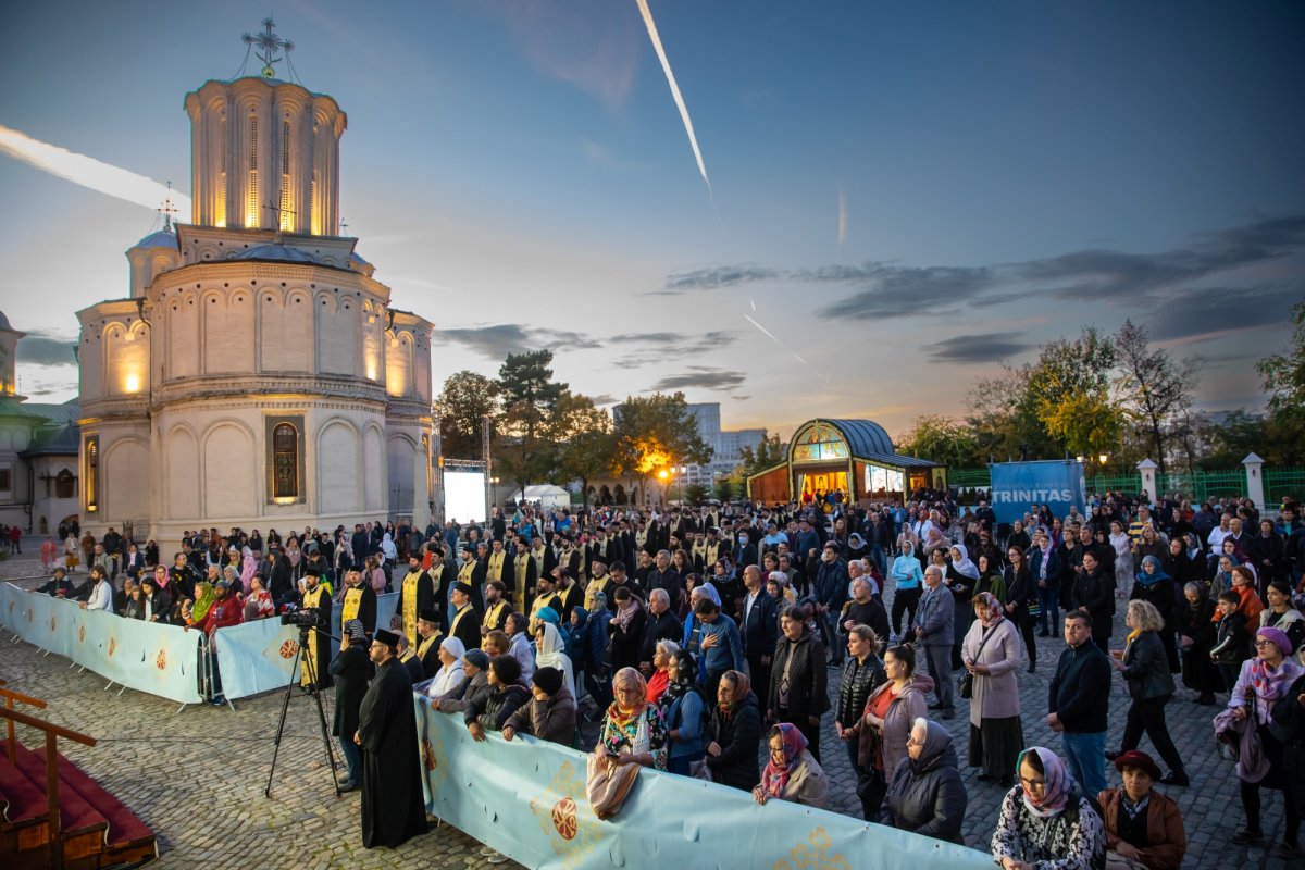 Laudă de seară adusă Mucenicului Dimitrie pe Colina Patriarhiei 231501