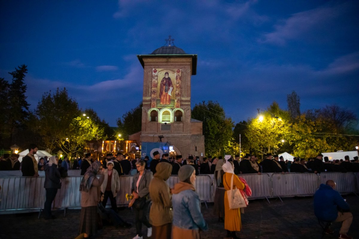 Laudă de seară adusă Mucenicului Dimitrie pe Colina Patriarhiei 231514