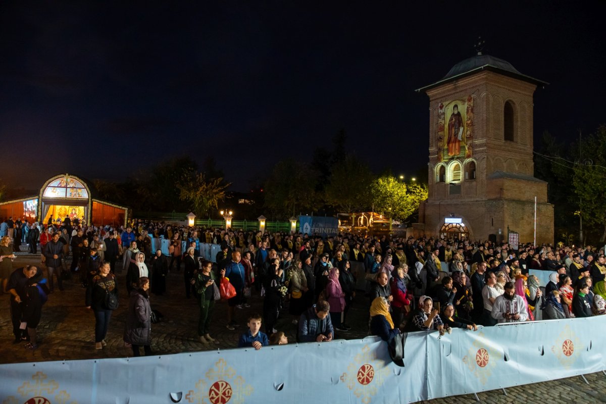 Laudă de seară adusă Mucenicului Dimitrie pe Colina Patriarhiei 231519