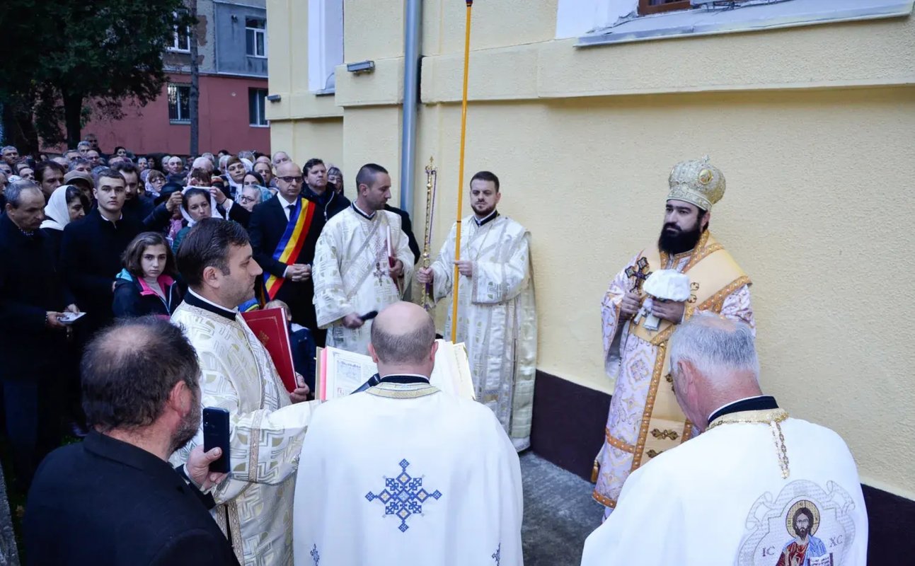 Biserica parohiei hunedorene Vulcan II a fost resfințită 231568