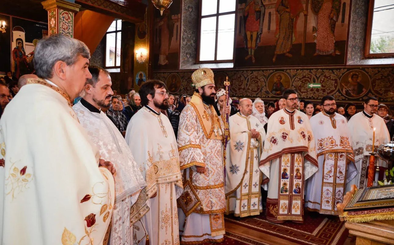 Biserica parohiei hunedorene Vulcan II a fost resfințită 231569