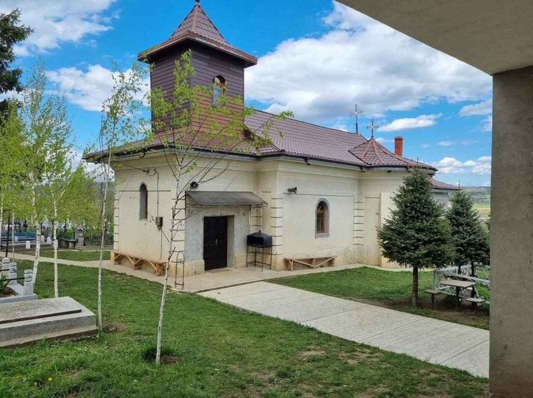 Licitație pentru adjudecarea lucrărilor de pictură 231718