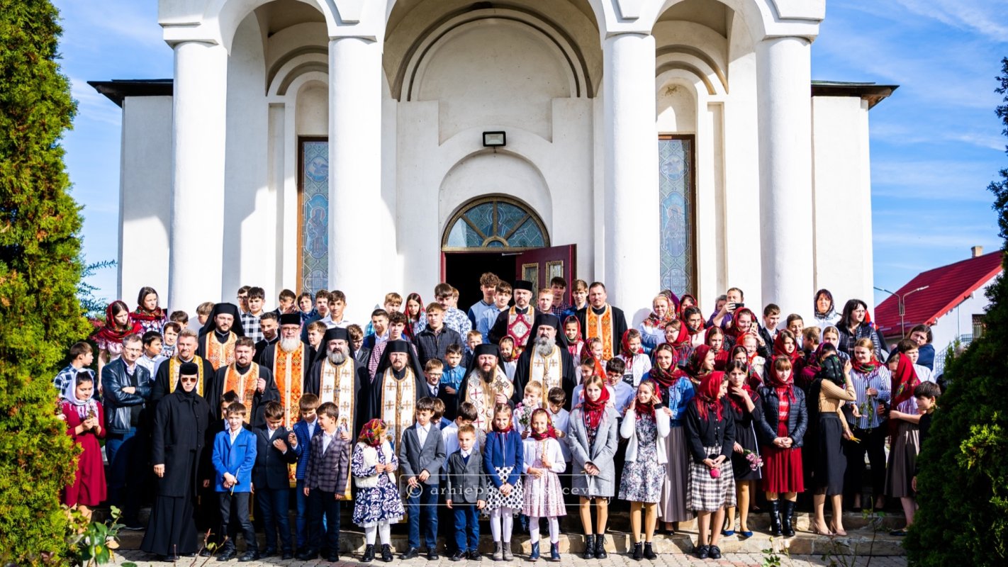 Procesiune cu moaștele Sfântului Ioan cel Nou în Arhiepiscopia Sucevei și Rădăuților 231795