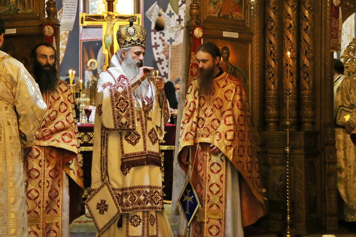 Sărbătoarea Sfântului Mucenic Dimitrie la Mănăstirea Pângărați 231791