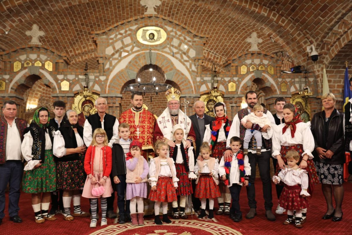 Slujire arhierească la Baia Mare 232147