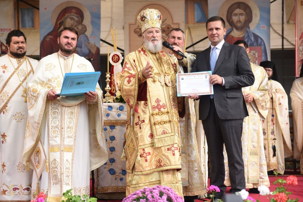 Mănăstirea Viforâta, la frumusețea începuturilor 232282