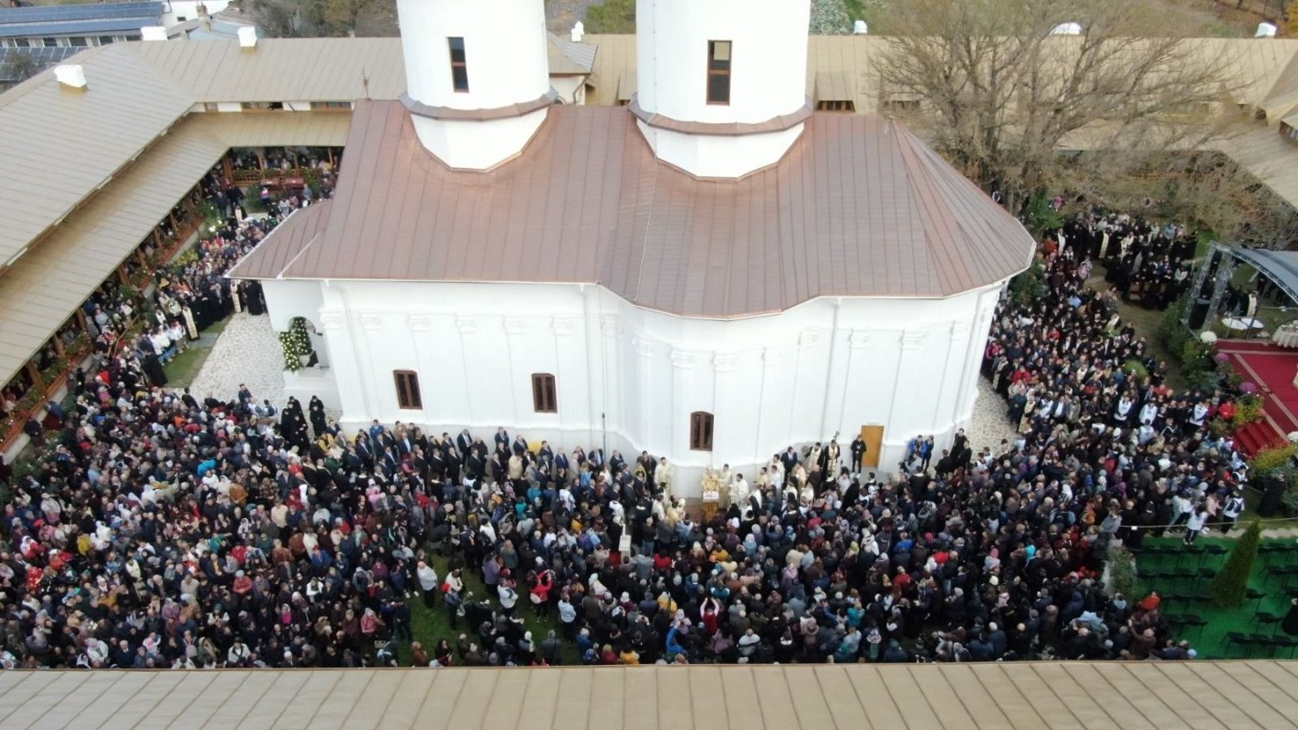 Mănăstirea Viforâta, la frumusețea începuturilor 232293