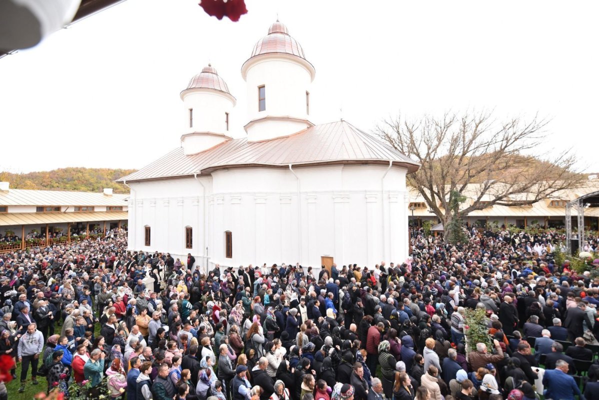 Mănăstirea Viforâta, la frumusețea începuturilor 232297