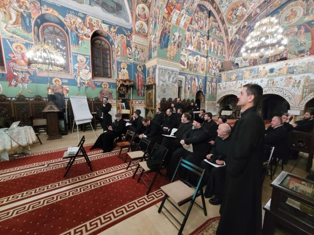 Adunarea Generală a Federației Filantropia la Iași 232594