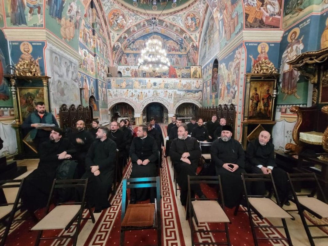 Adunarea Generală a Federației Filantropia la Iași 232595