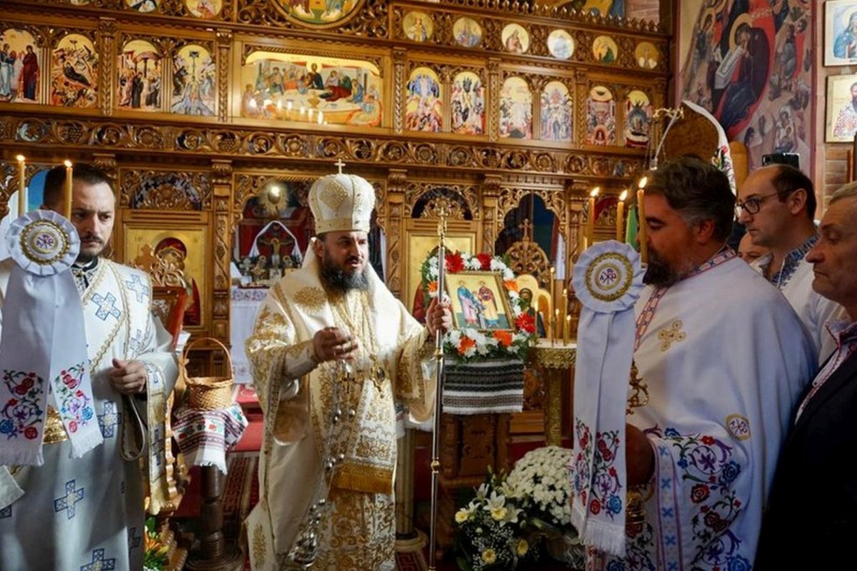 Catapeteasmă nouă la biserica parohiei din Carmagnola, Italia 232574