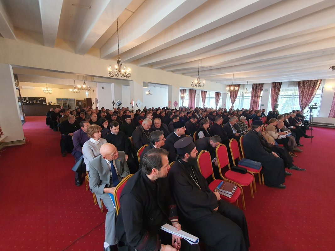 Simpozion aniversar în Episcopia Severinului și Strehaiei  232598