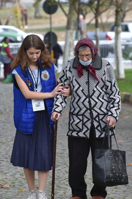 „Tineri în acțiune!“, voluntari pe Colina Bucuriei 232655