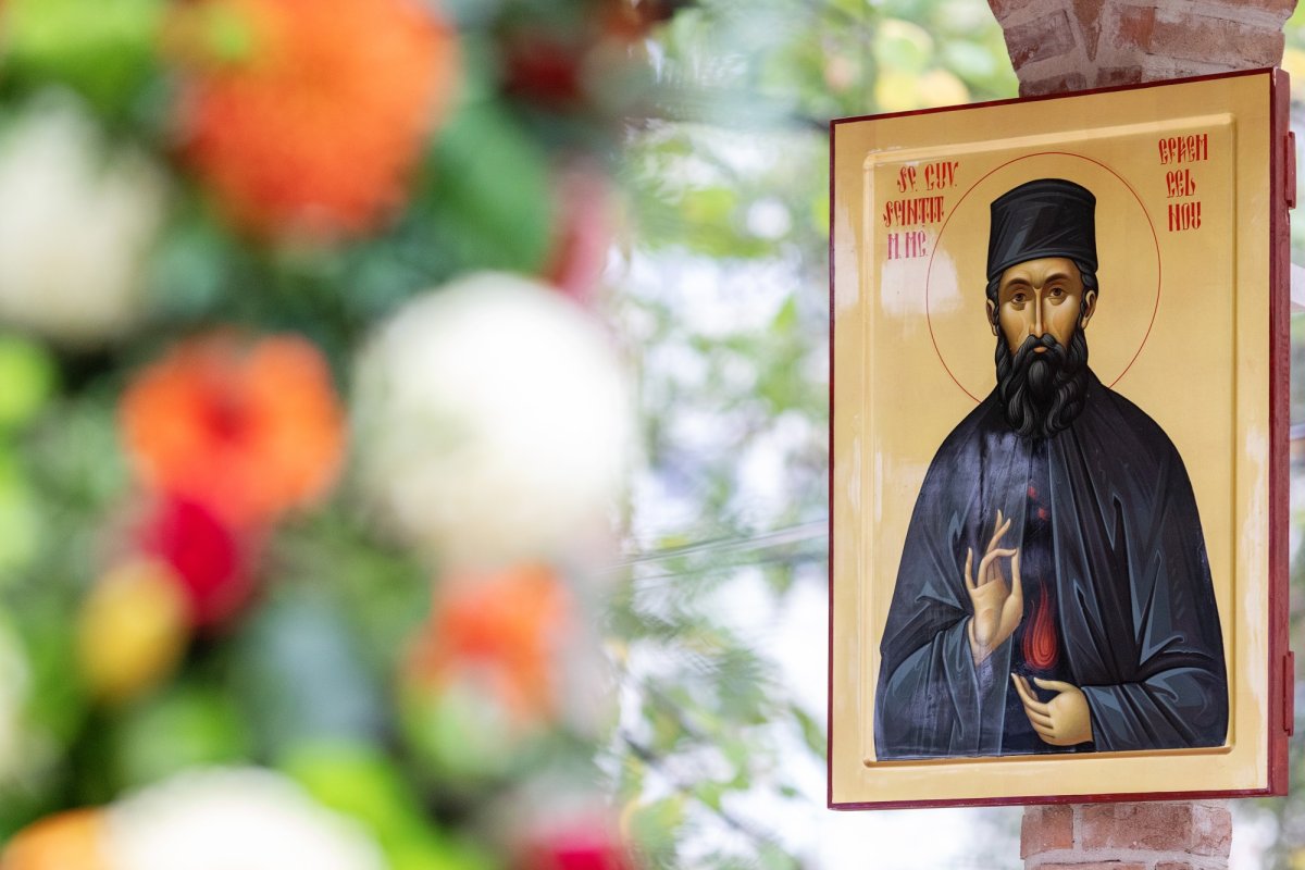 A început pelerinajul la moaștele Sfântului Ierarh Nectarie de la Mănăstirea Radu Vodă din Capitală 233010