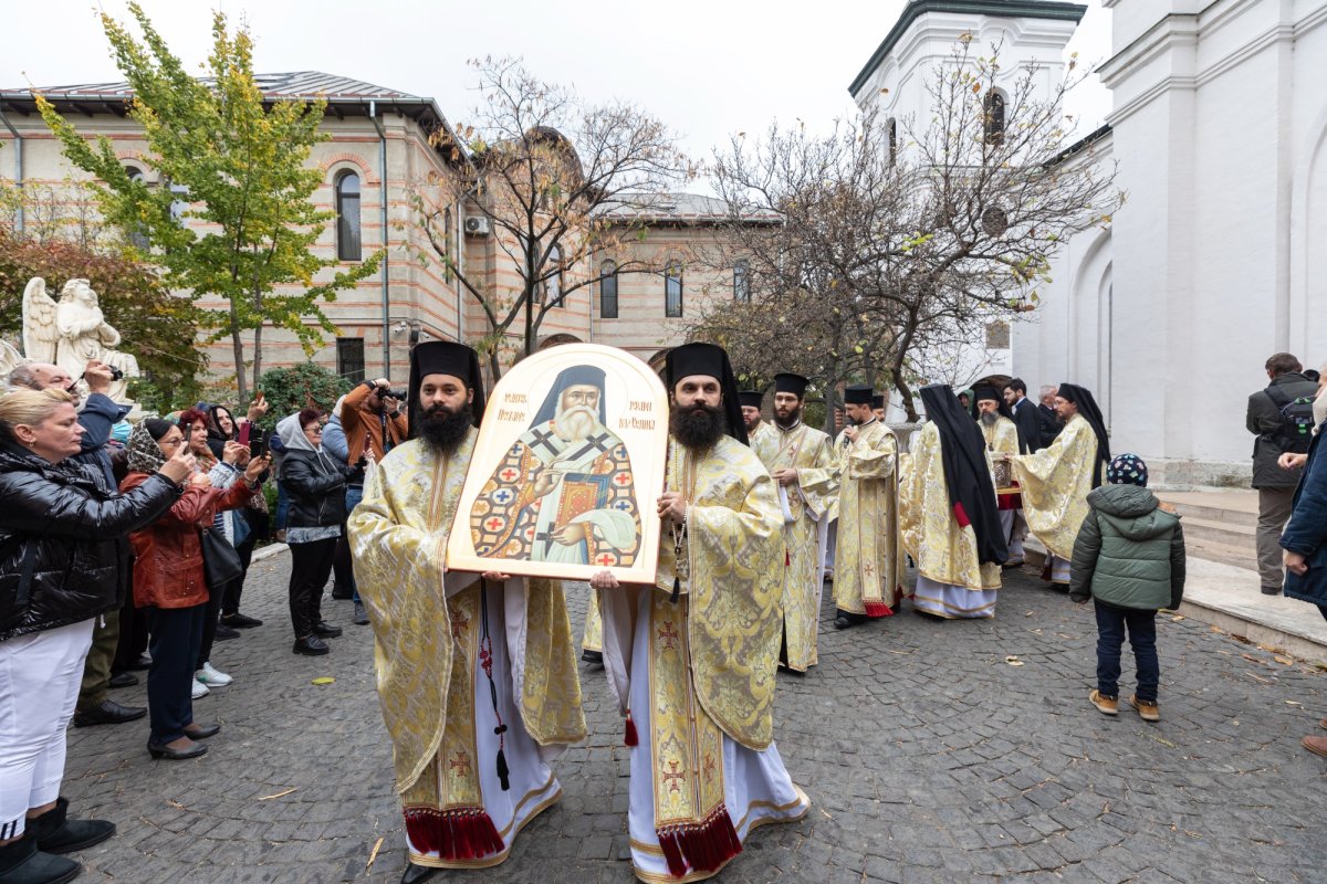A început pelerinajul la moaștele Sfântului Ierarh Nectarie de la Mănăstirea Radu Vodă din Capitală 233015