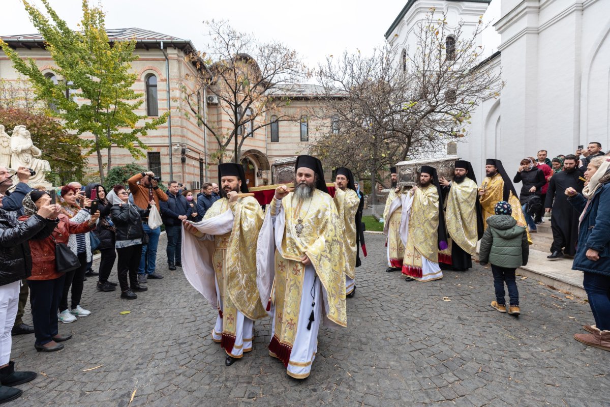A început pelerinajul la moaștele Sfântului Ierarh Nectarie de la Mănăstirea Radu Vodă din Capitală 233017