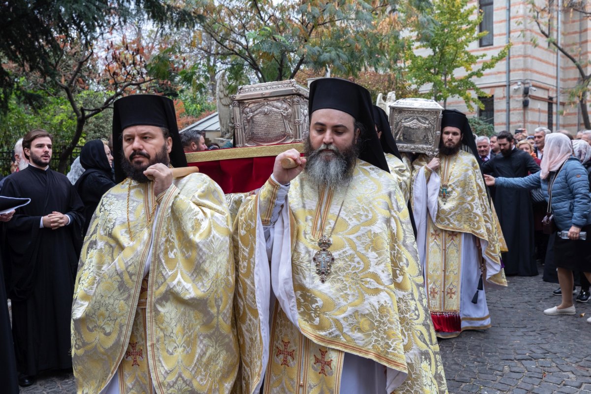 A început pelerinajul la moaștele Sfântului Ierarh Nectarie de la Mănăstirea Radu Vodă din Capitală 233018