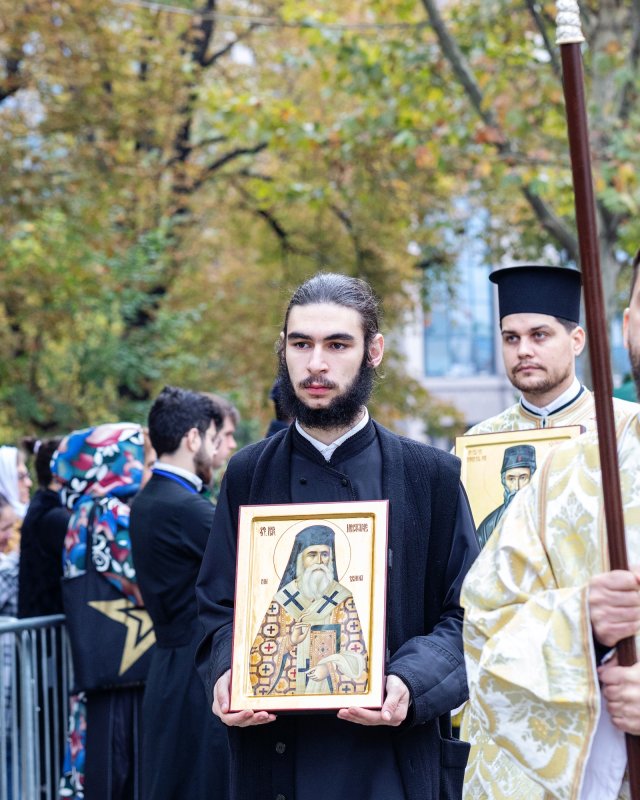 A început pelerinajul la moaștele Sfântului Ierarh Nectarie de la Mănăstirea Radu Vodă din Capitală 233032
