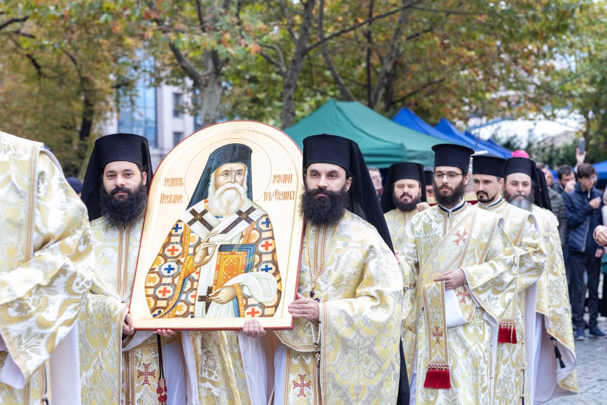 A început pelerinajul la moaștele Sfântului Ierarh Nectarie de la Mănăstirea Radu Vodă din Capitală 233033