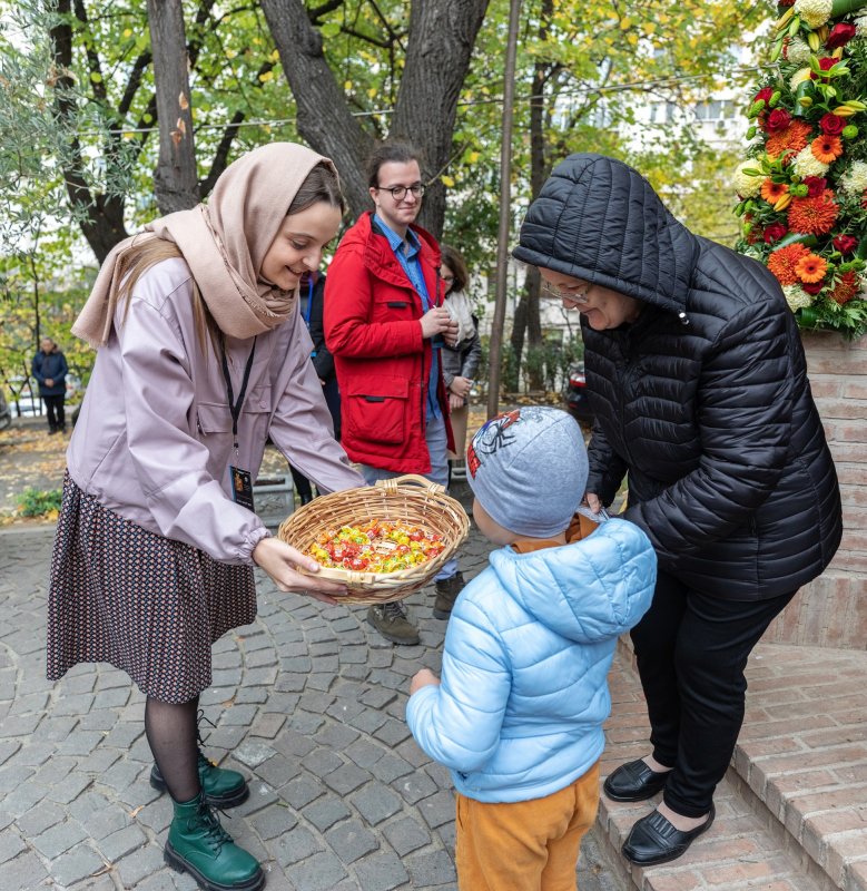 A început pelerinajul la moaștele Sfântului Ierarh Nectarie de la Mănăstirea Radu Vodă din Capitală 233051