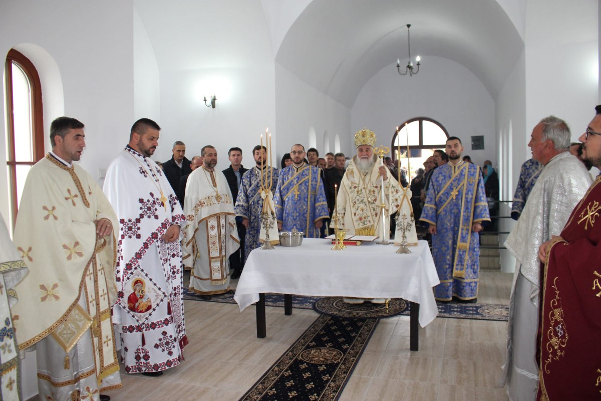 Popasuri de rugăciune și sfințire în două parohii gorjene 233092