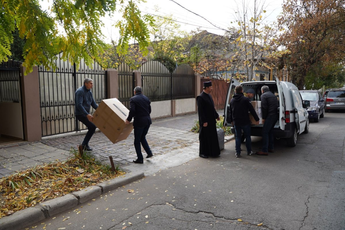 Ajutoare pentru tinerii orfani şi copiii nevoiaşi din Brăila 233180