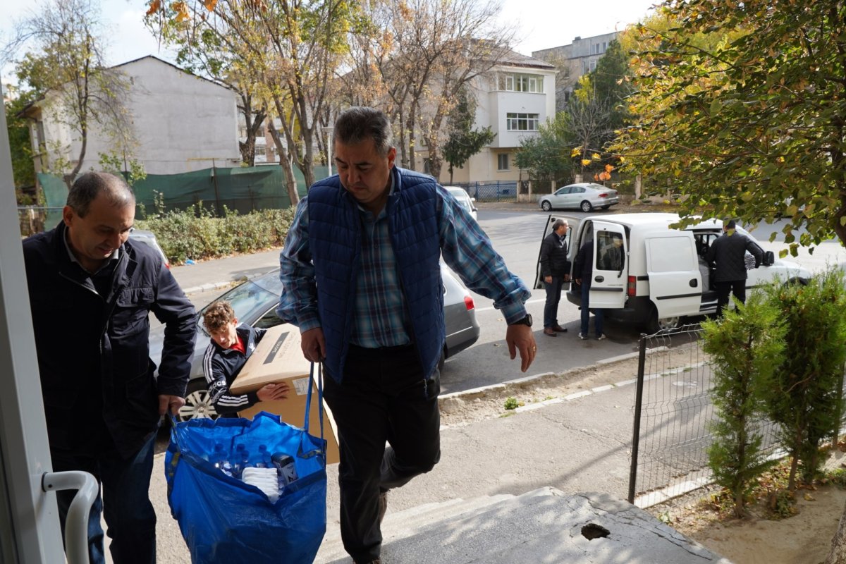 Ajutoare pentru tinerii orfani şi copiii nevoiaşi din Brăila 233182