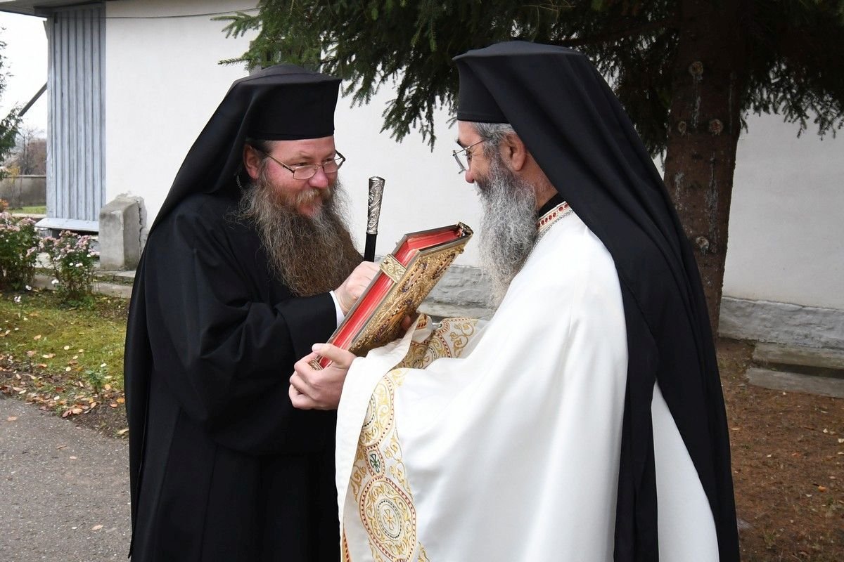 Hramul Mănăstirii Războieni din judeţul Neamţ 233244