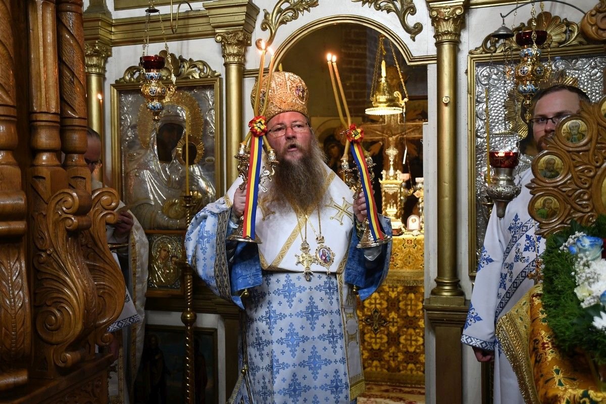 Hramul Mănăstirii Războieni din judeţul Neamţ 233248