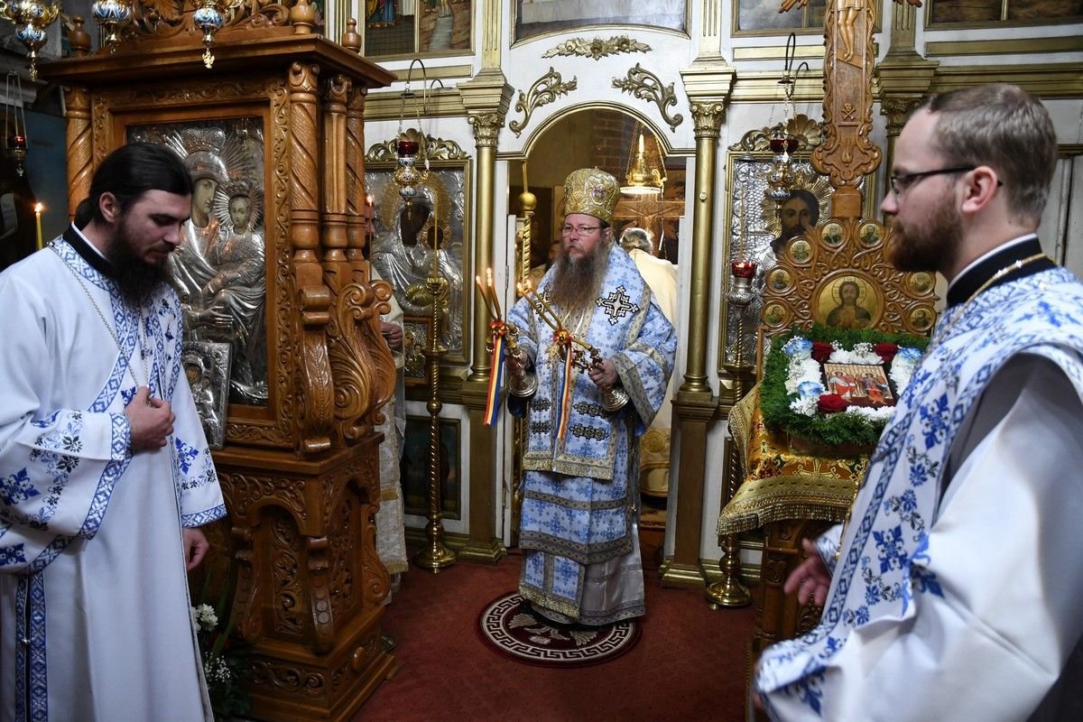 Hramul Mănăstirii Războieni din judeţul Neamţ 233250