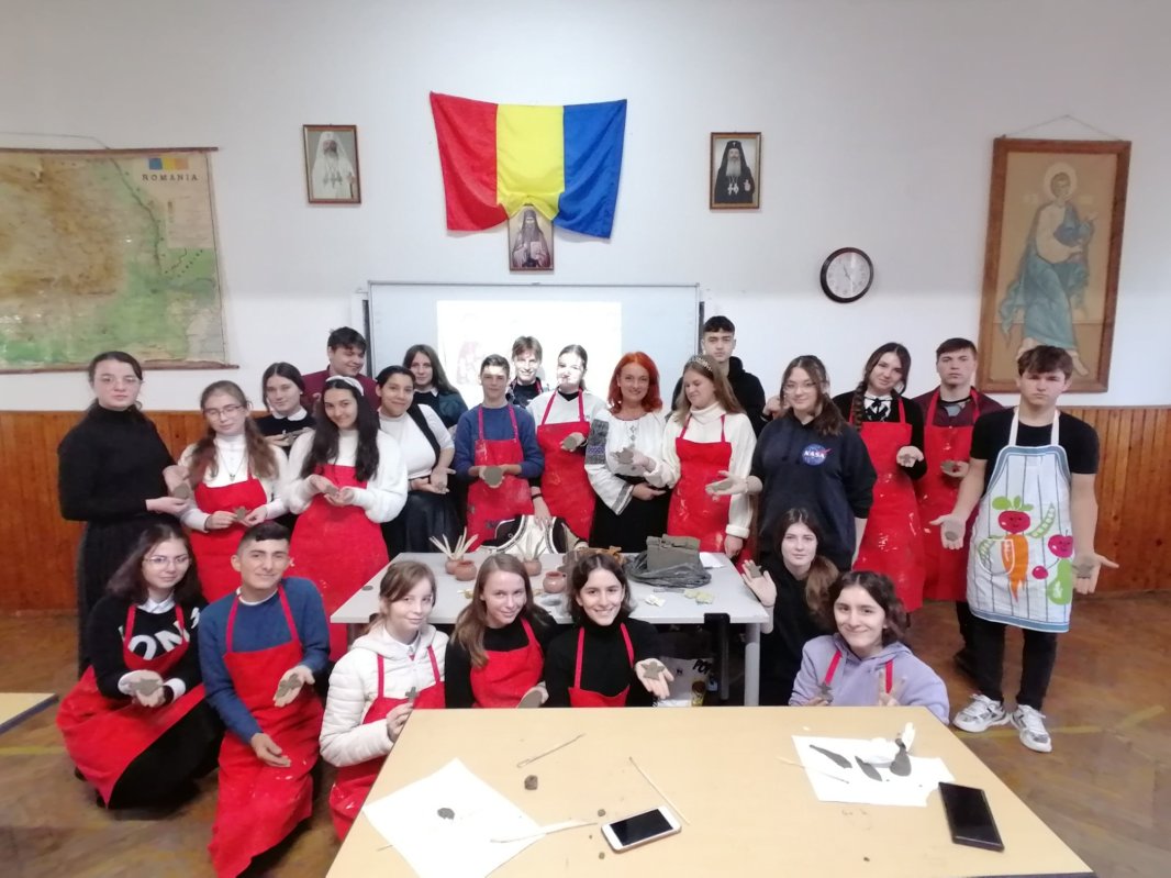 „Lecții de meșterit” la Seminarul Teologic de la Mănăstirea Neamț 233158